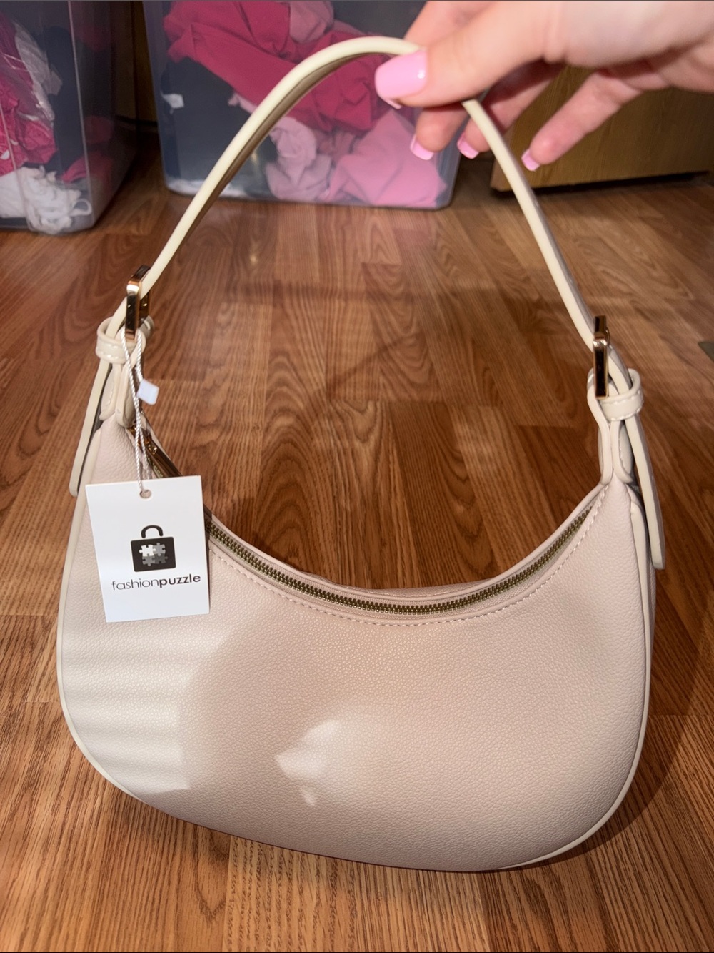 Beige shoulder purse
